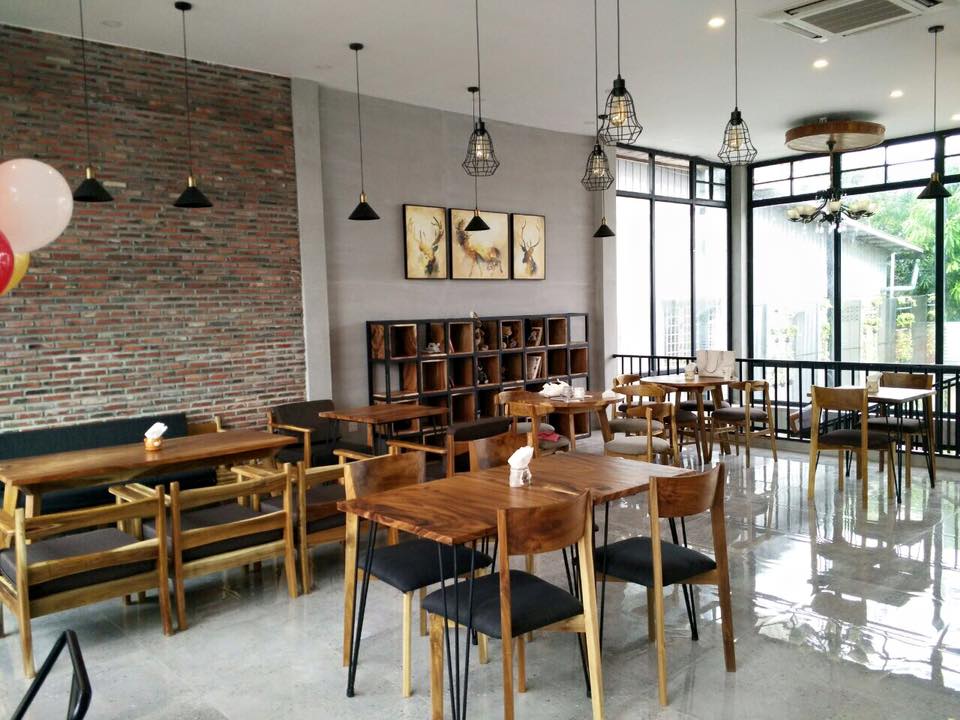 The Scholars Cafe & Eatery, Chhbar Ompov