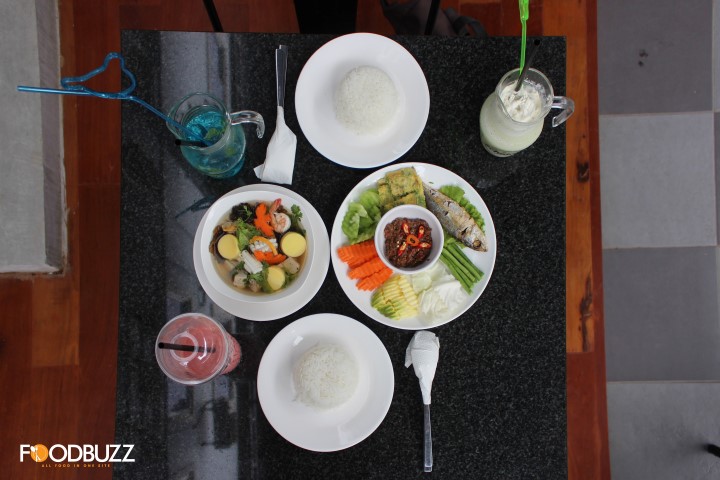 The Scholars Cafe & Eatery, Chhbar Ompov