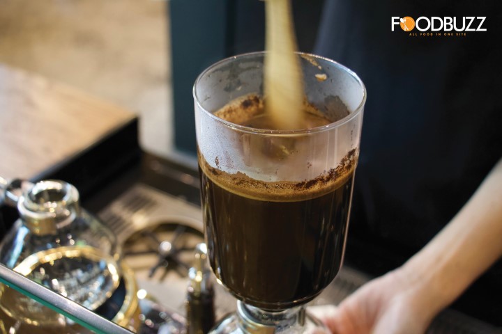 One of the Coffee Experiences at Starbucks Bokor, this is called Siphon