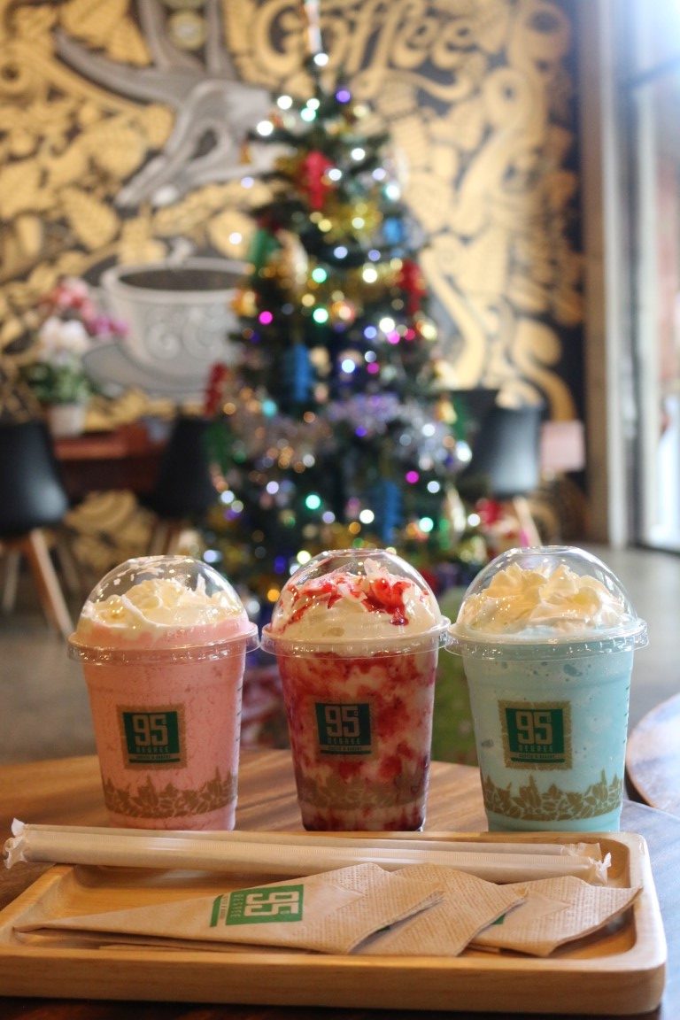 How cute this three are? Wanna know something excited? The Pink-Ninety Five and Blue Ninety-Five are waiting for everyone with 50% off