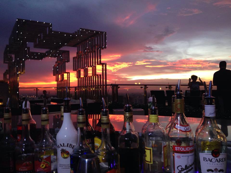 Eclipse Sky Bar អាចចាត់ទុកបានជា sky bar ដែលមានកំនើតមុនគេ និង ឈរជើងបានយូរជាងគេ