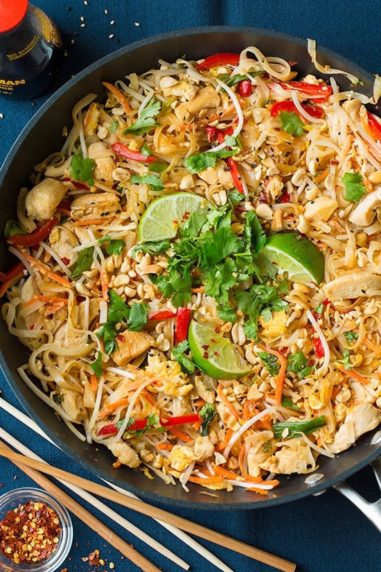 ផាតថៃ ក៏ជាមុខម្ហូបមួយដែលល្បីក្នុងហាងផងដែរ
