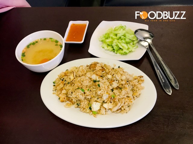 ក្រុមការងារយើងក៏បានទៅសាកមួយចានដែរ