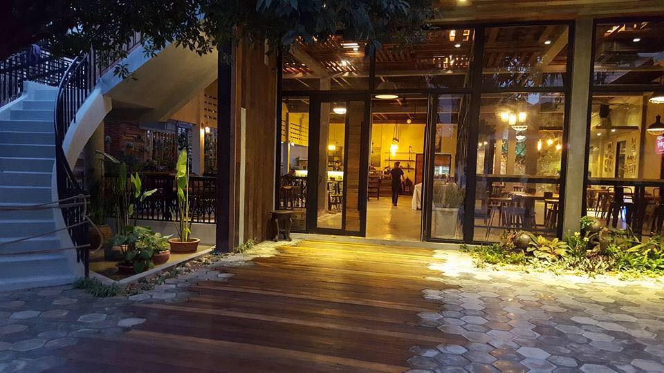 Lmut Tum restuarant