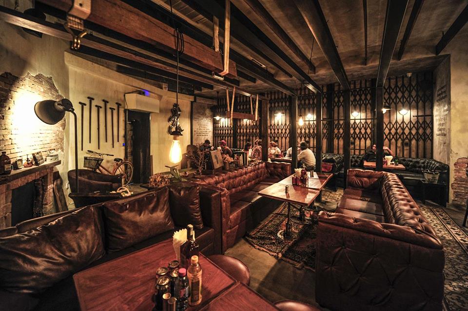 BattBong Restaurant & Bar